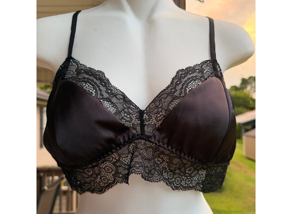 Whimsigoth SILKSILKY Black Mulberry Silk Lace Bralette M Dark Romantic Coquette